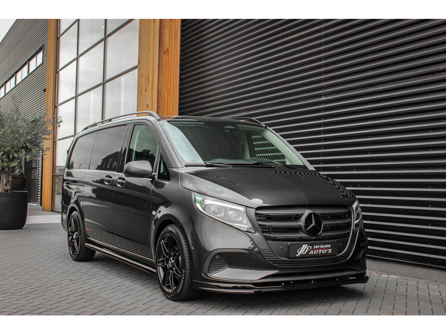 Mercedes-Benz Mercedes-Benz