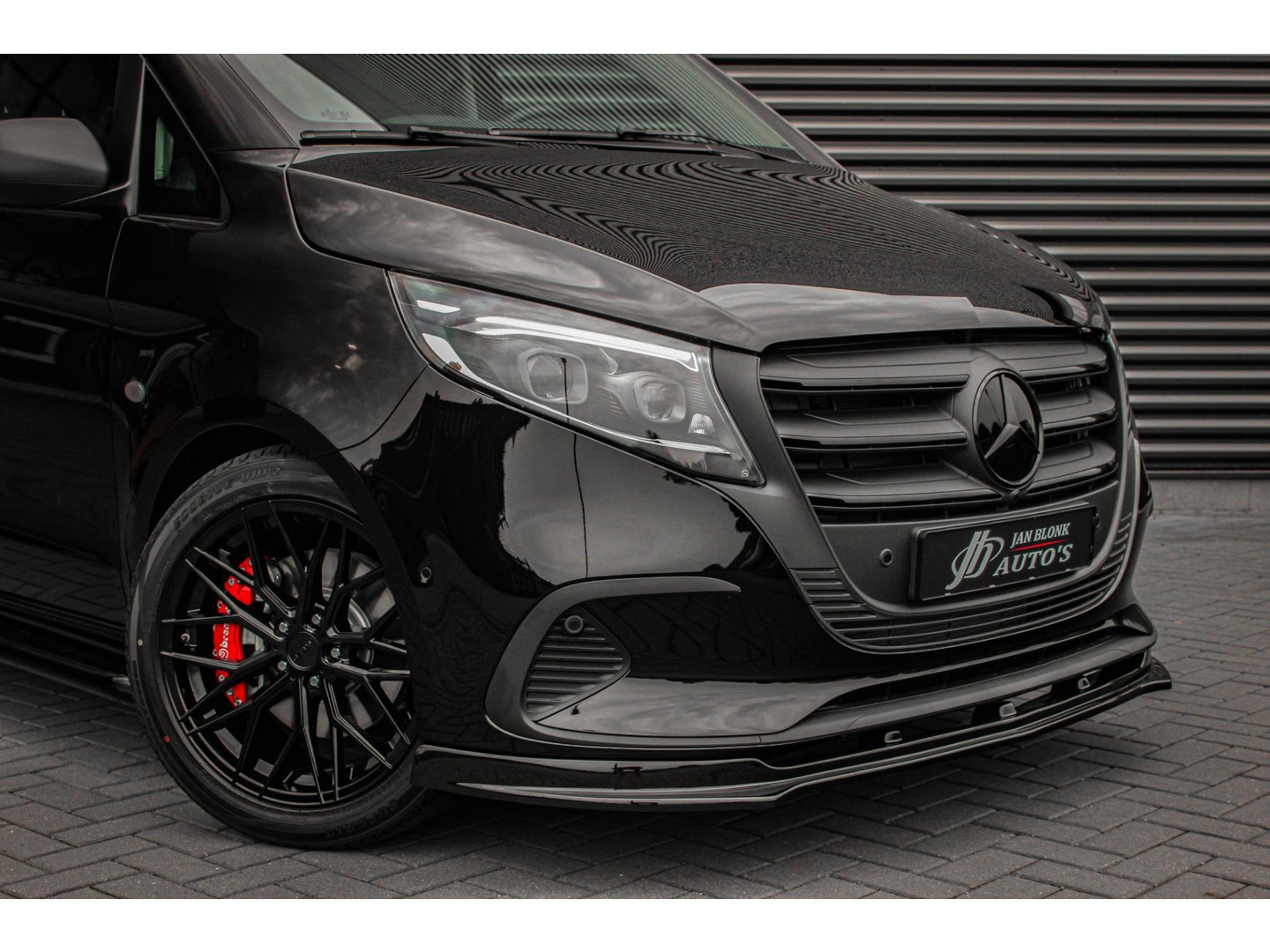 Mercedes-Benz Mercedes-Benz