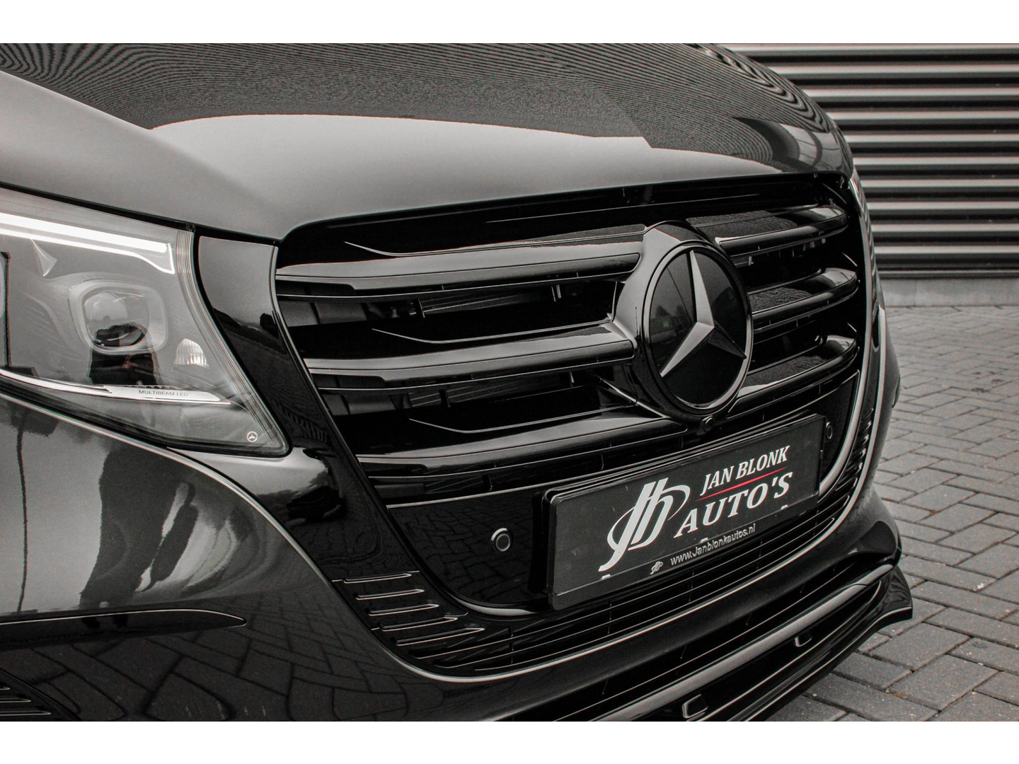 Mercedes-Benz Mercedes-Benz