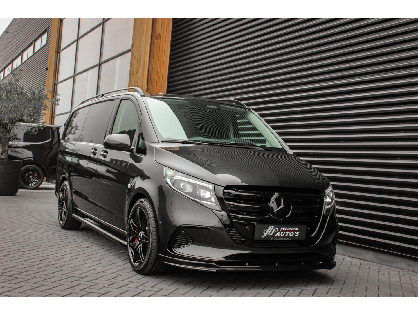 Mercedes-Benz Mercedes-Benz