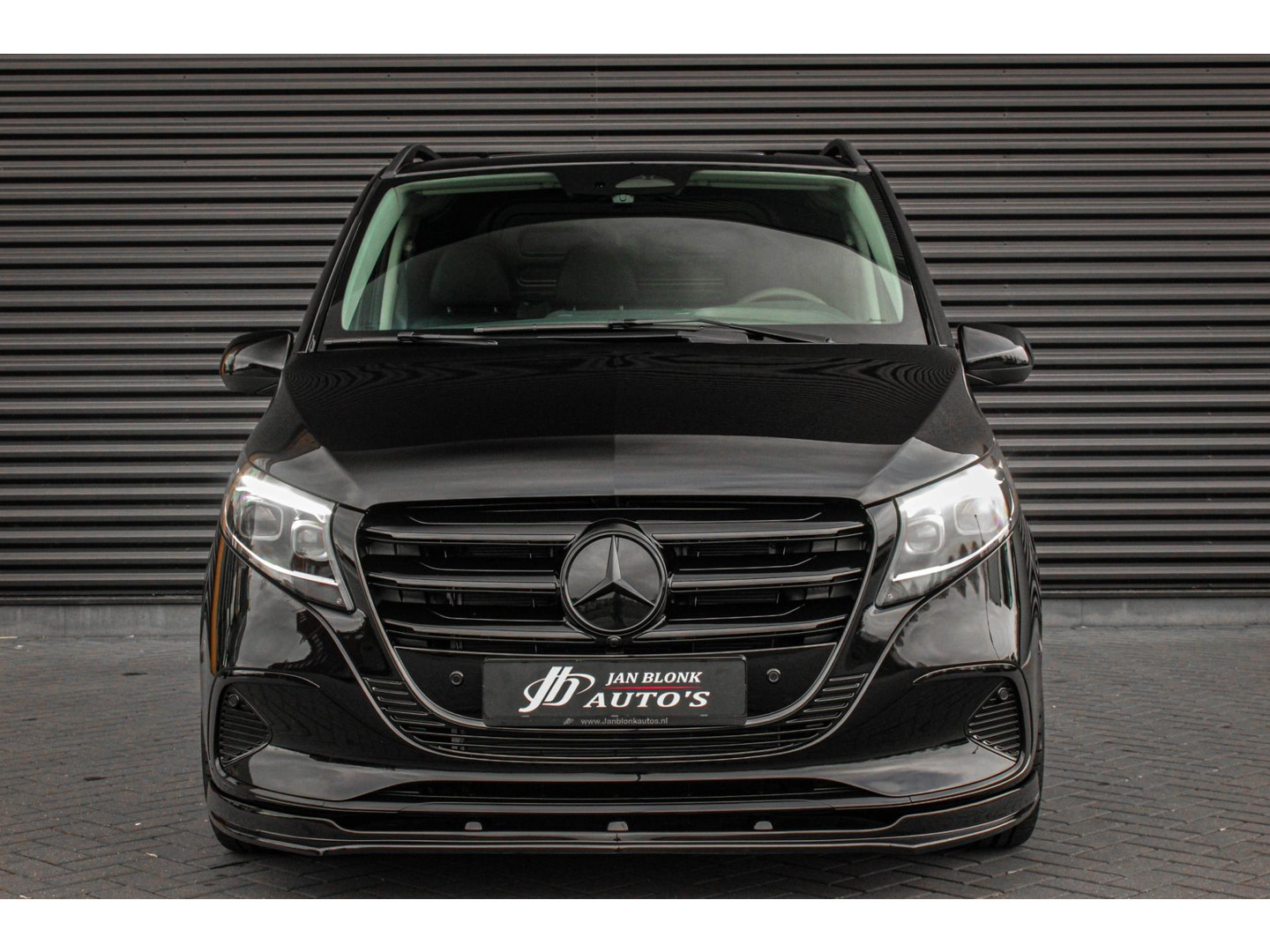 Mercedes-Benz Mercedes-Benz