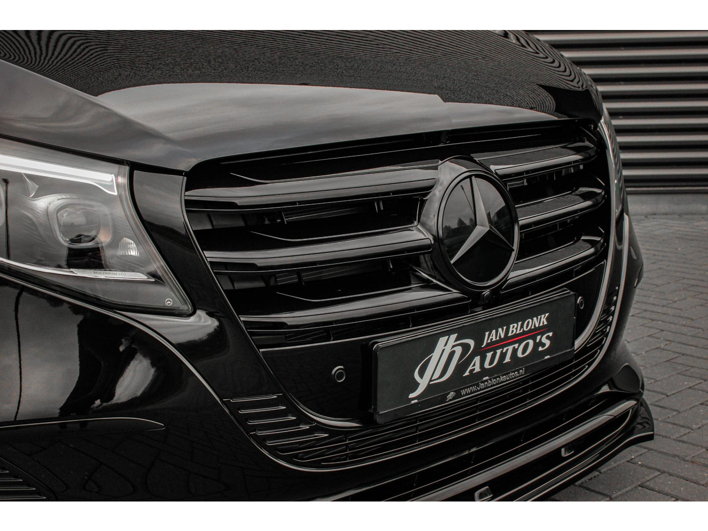 Mercedes-Benz Mercedes-Benz
