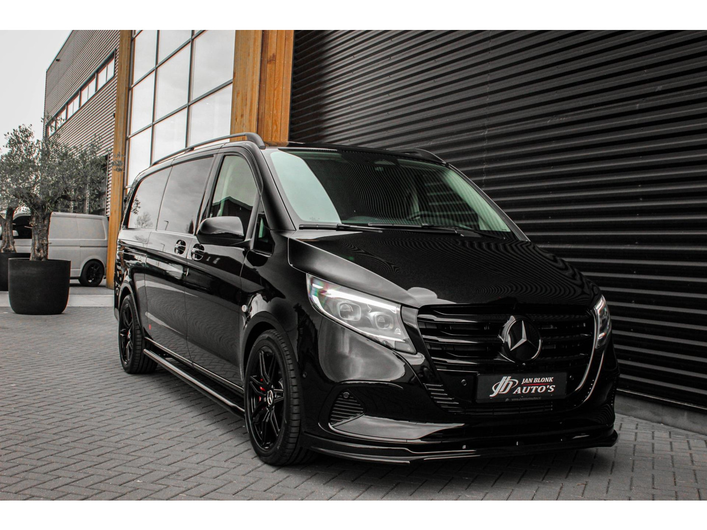 Mercedes-Benz Mercedes-Benz
