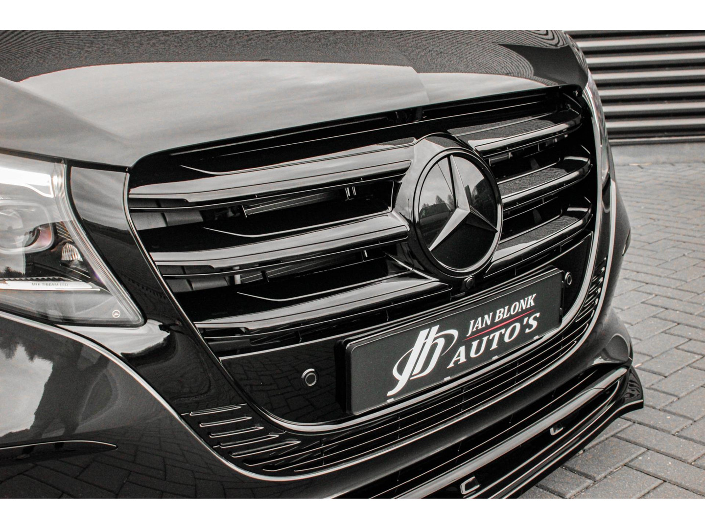 Mercedes-Benz Mercedes-Benz