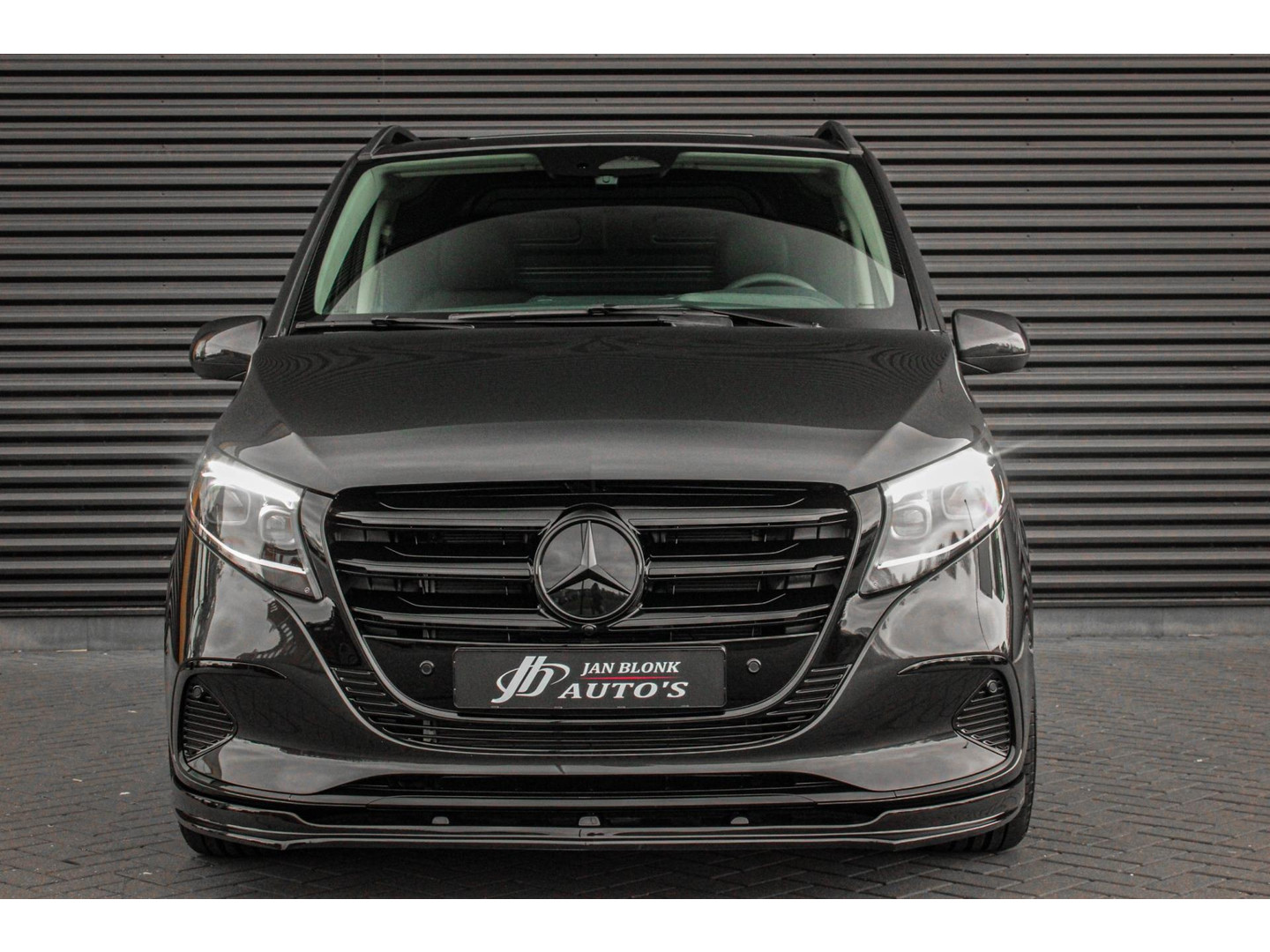 Mercedes-Benz Mercedes-Benz