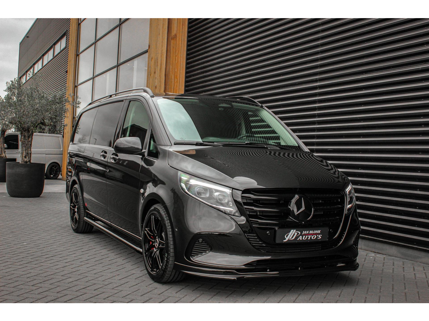 Mercedes-Benz Mercedes-Benz