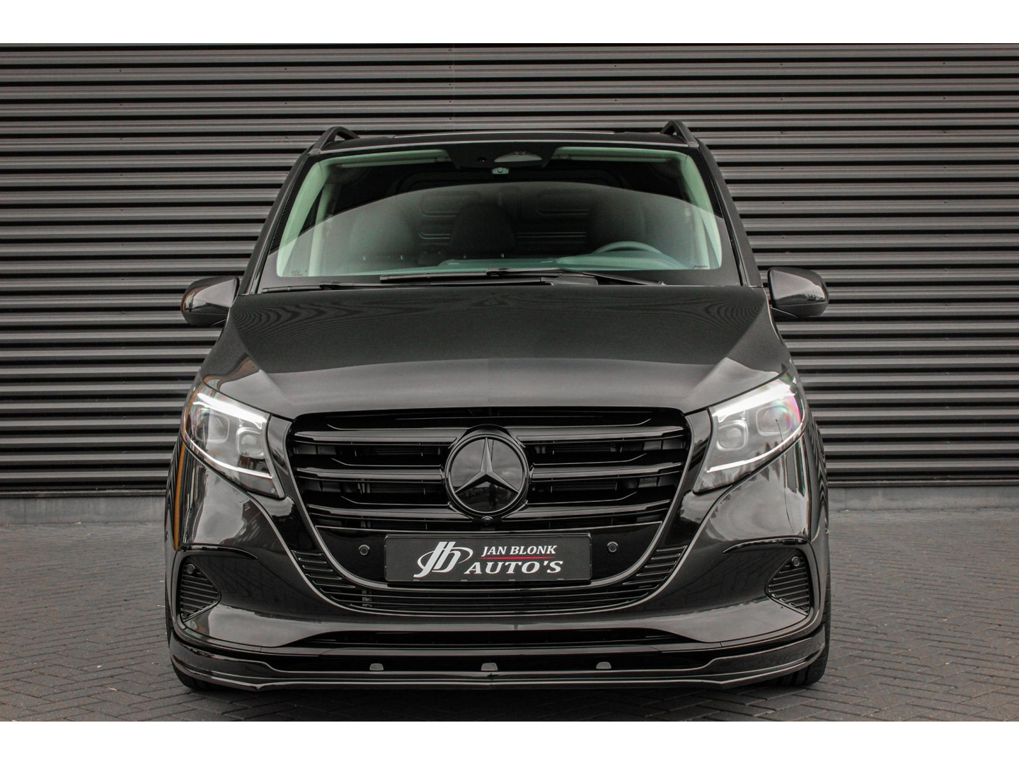 Mercedes-Benz Mercedes-Benz