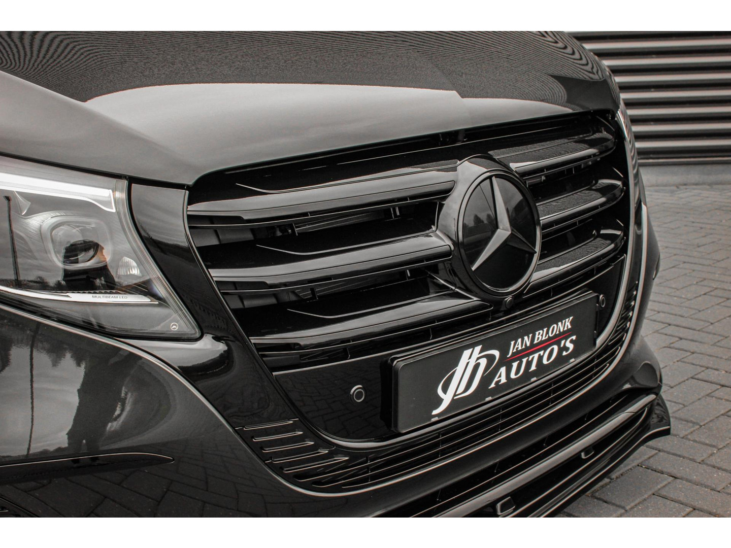 Mercedes-Benz Mercedes-Benz