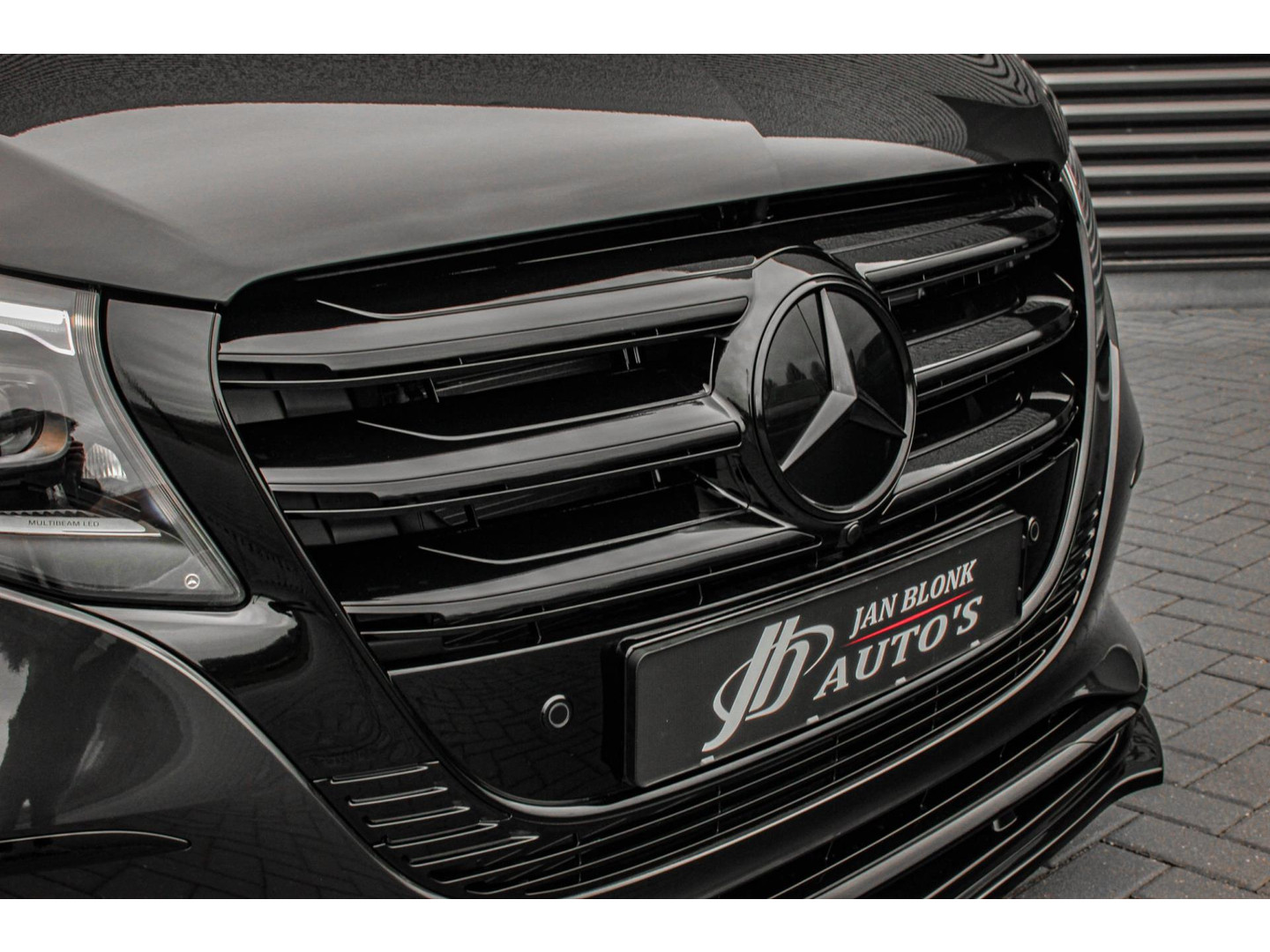 Mercedes-Benz Mercedes-Benz