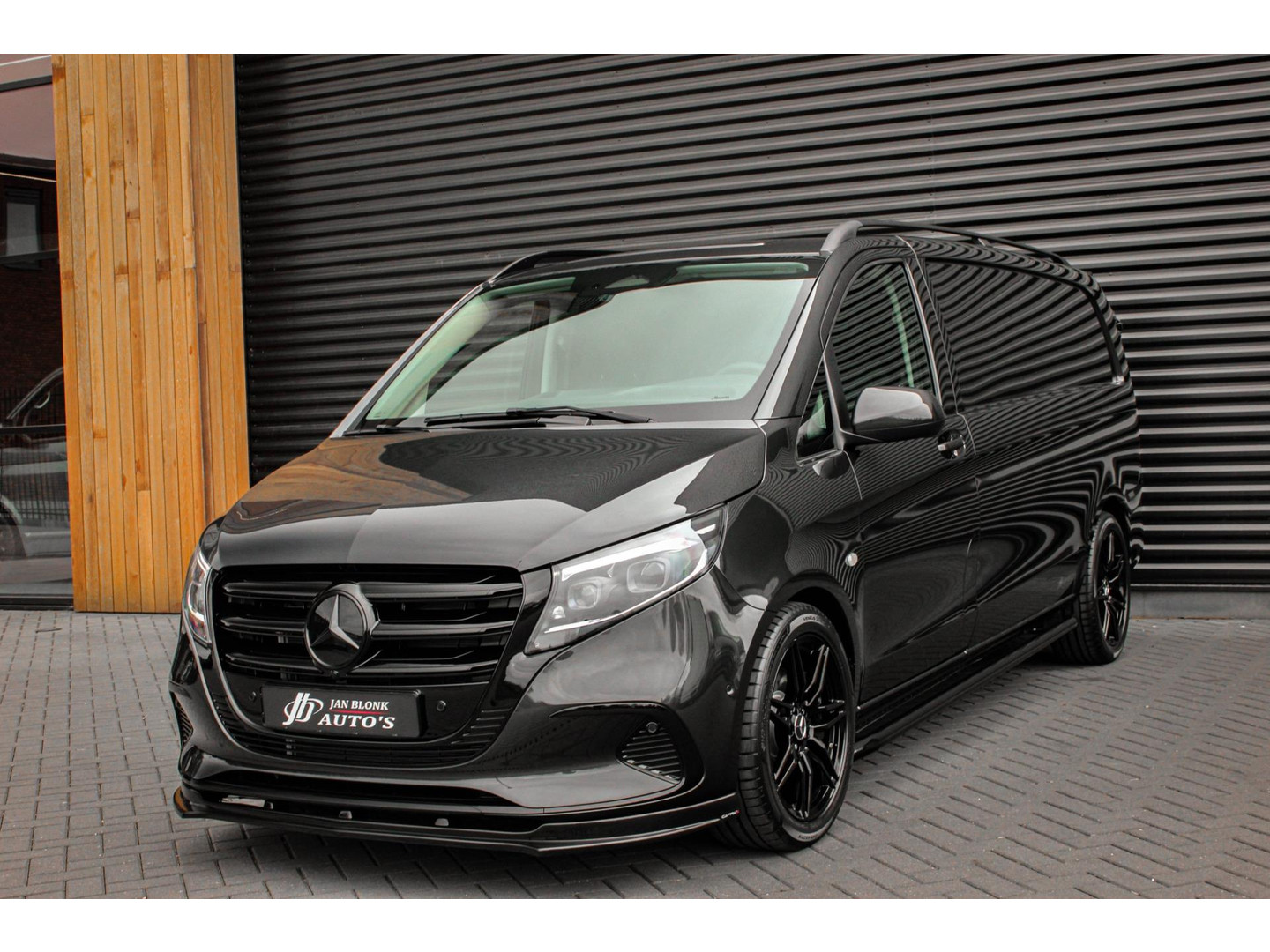 Mercedes-Benz Mercedes-Benz