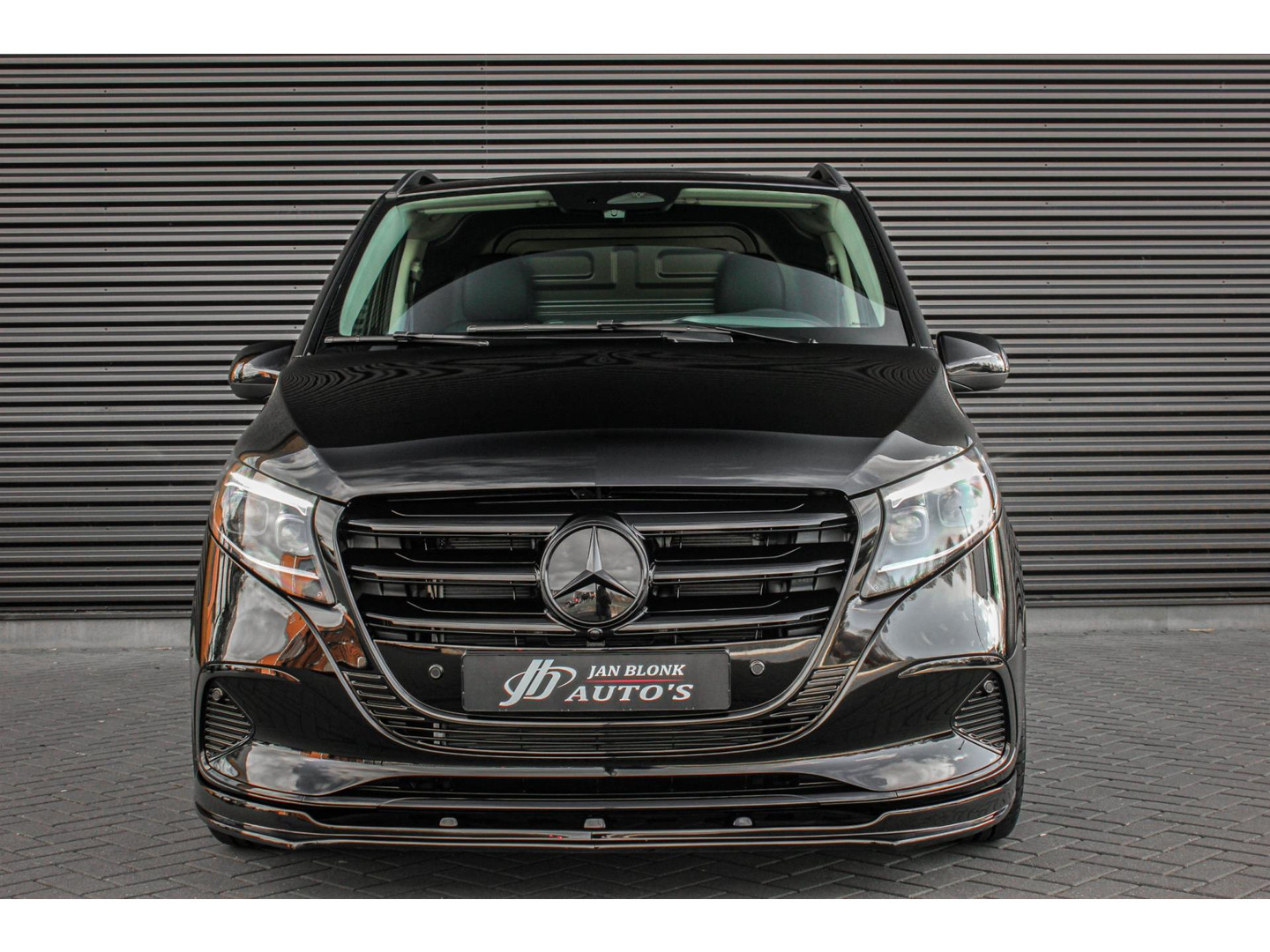 Mercedes-Benz Mercedes-Benz