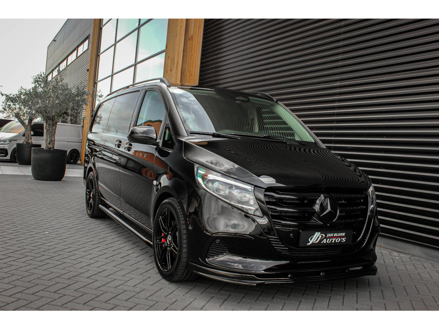 Mercedes-Benz Mercedes-Benz