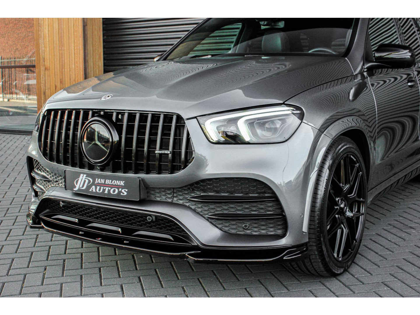 Mercedes-Benz Mercedes-Benz