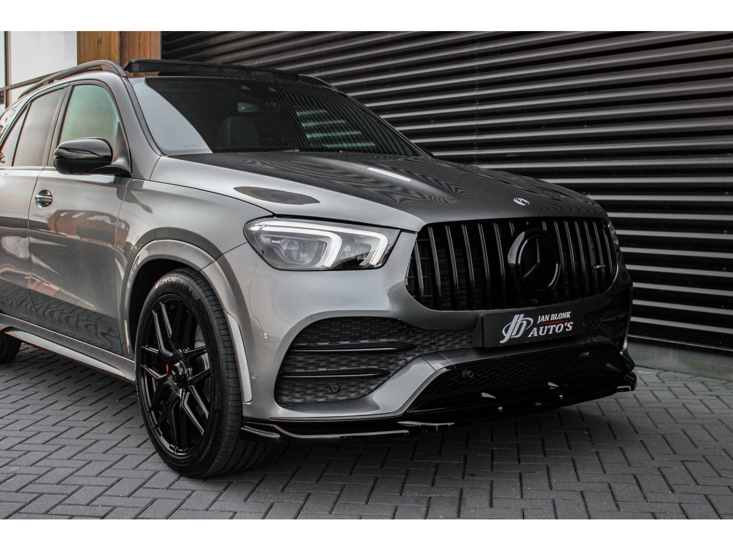 Mercedes-Benz Mercedes-Benz