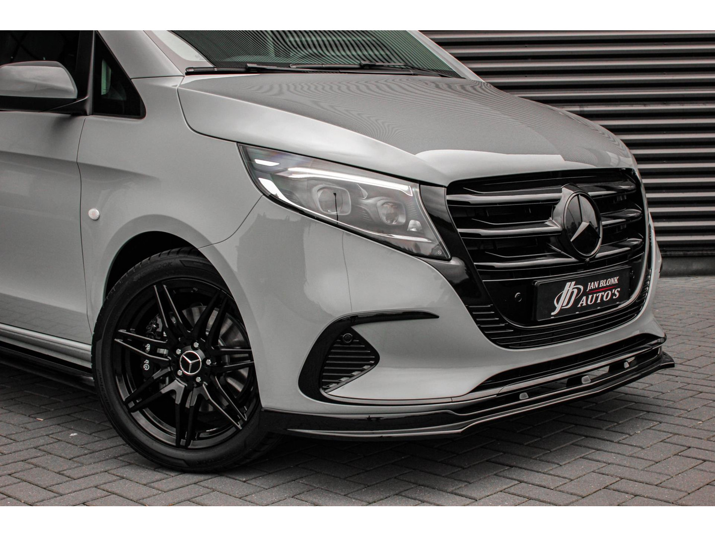 Mercedes-Benz Mercedes-Benz