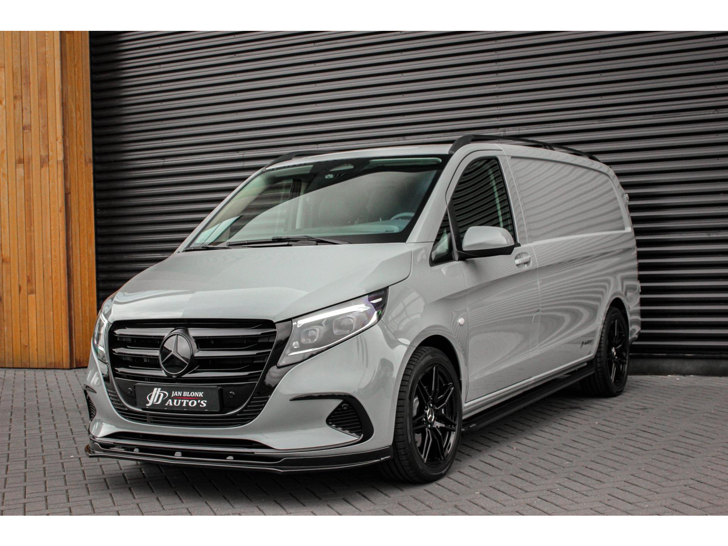 Mercedes-Benz Mercedes-Benz