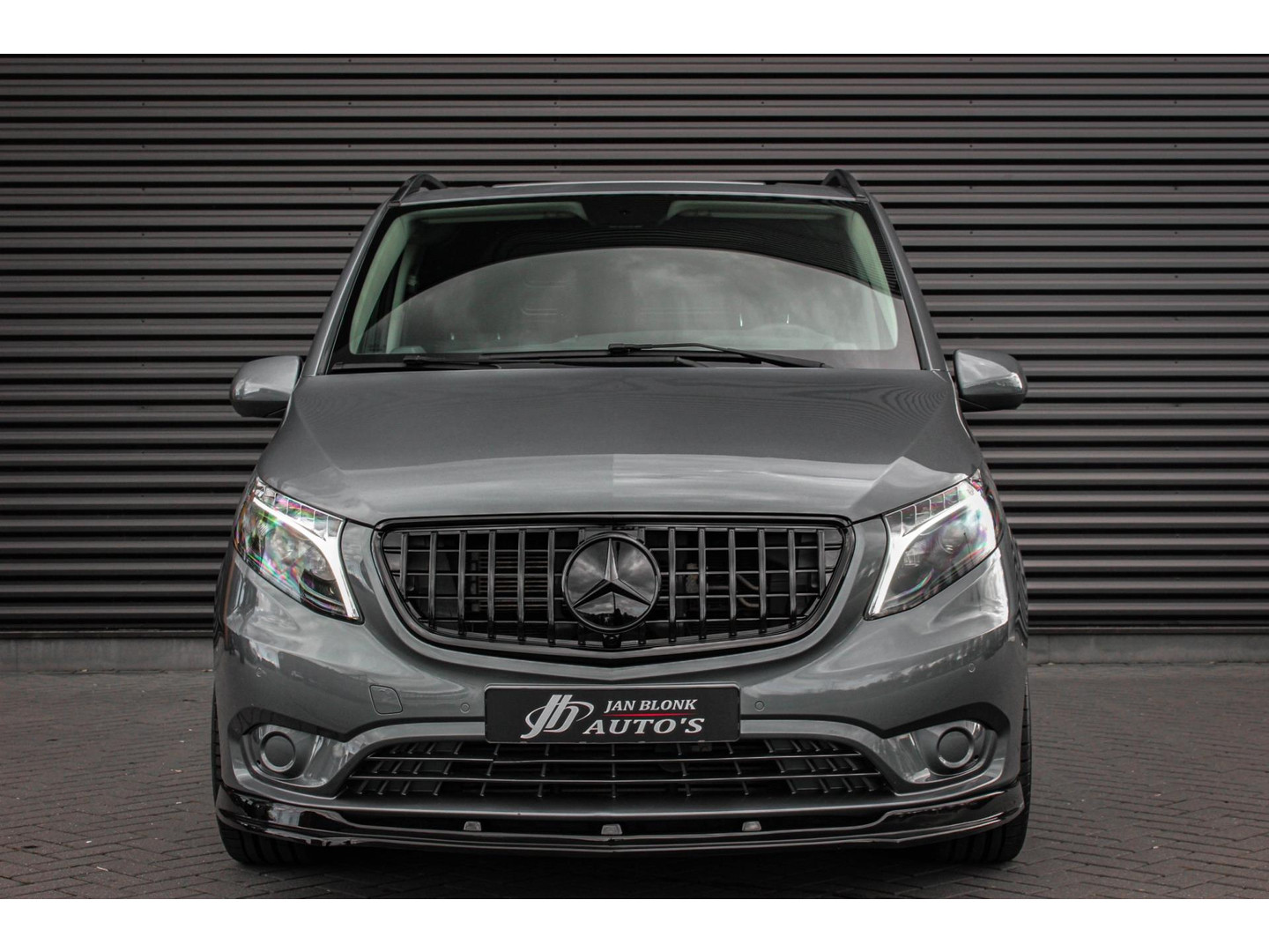 Mercedes-Benz Mercedes-Benz