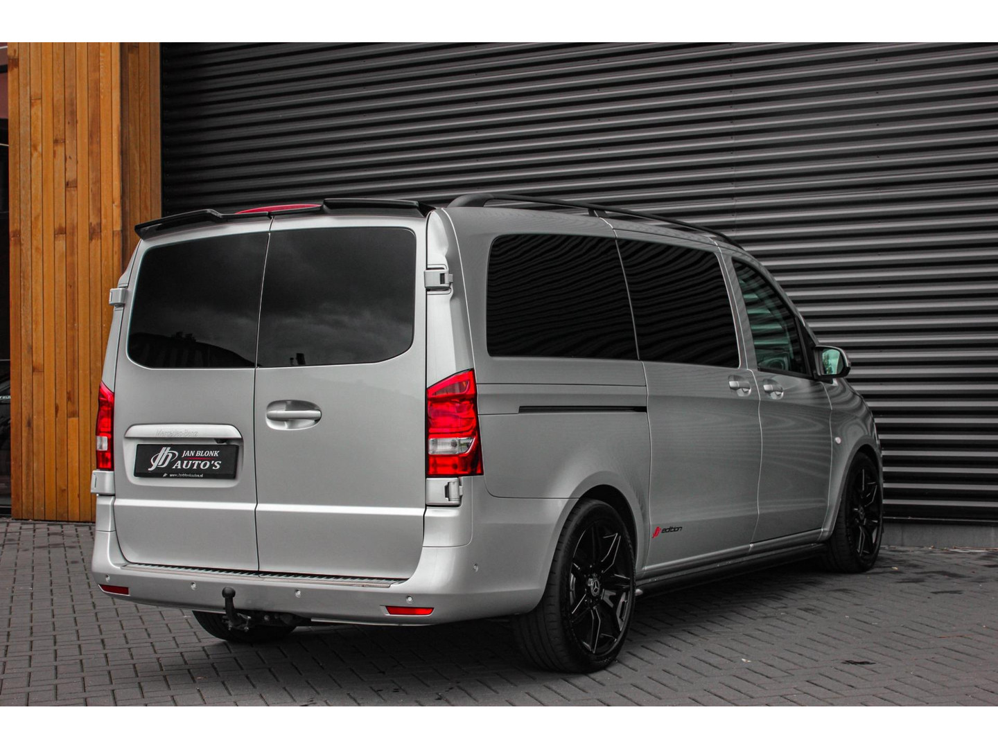 Mercedes-Benz Mercedes-Benz