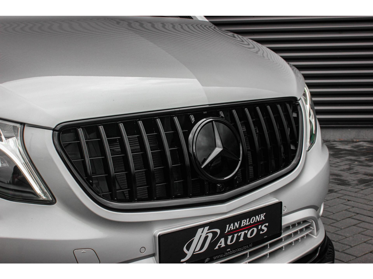 Mercedes-Benz Mercedes-Benz