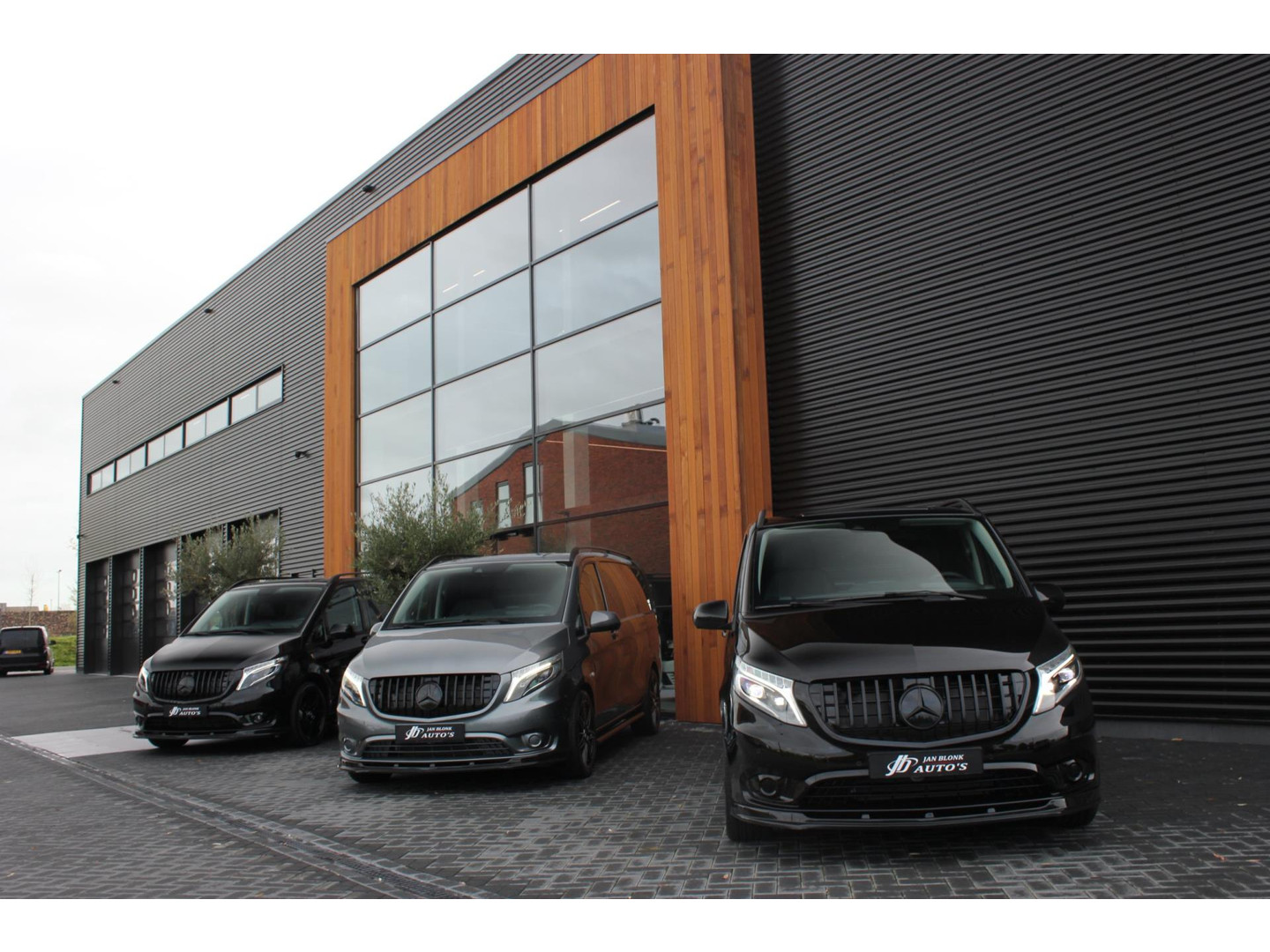 Mercedes-Benz Mercedes-Benz