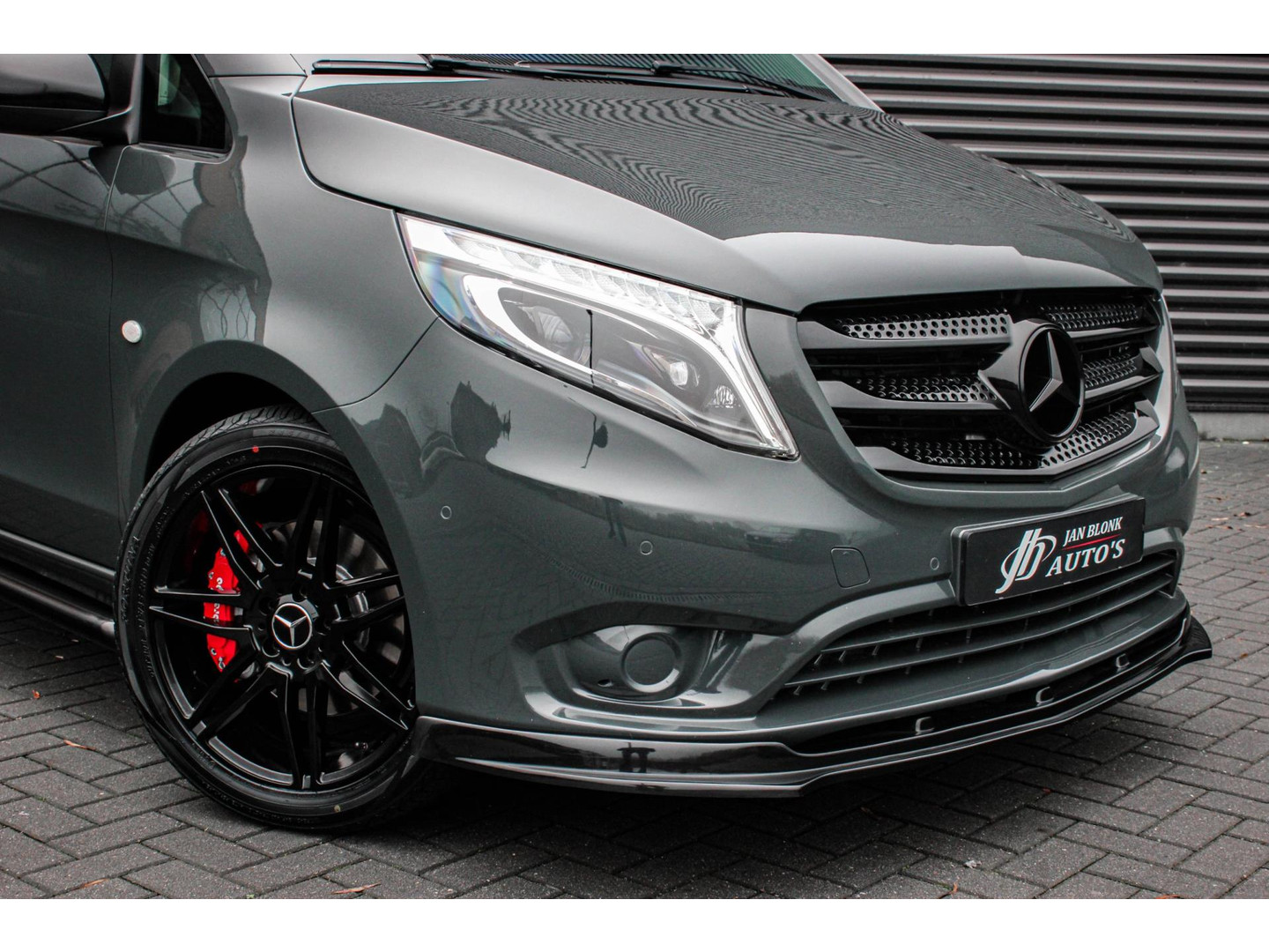 Mercedes-Benz Mercedes-Benz