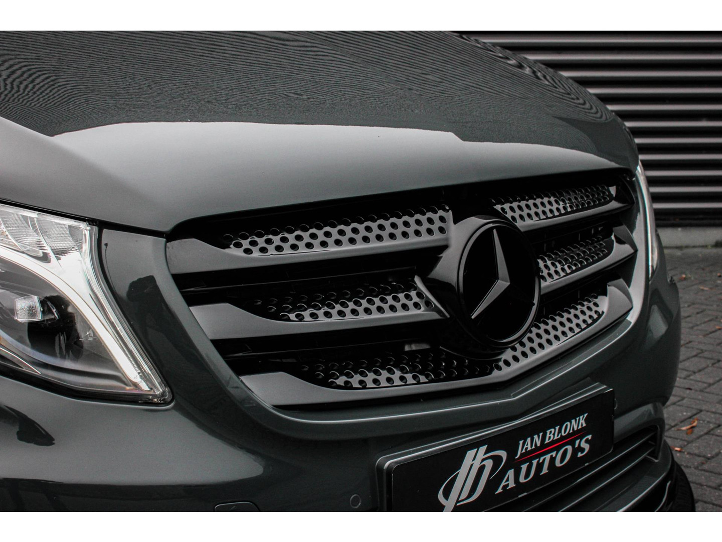 Mercedes-Benz Mercedes-Benz