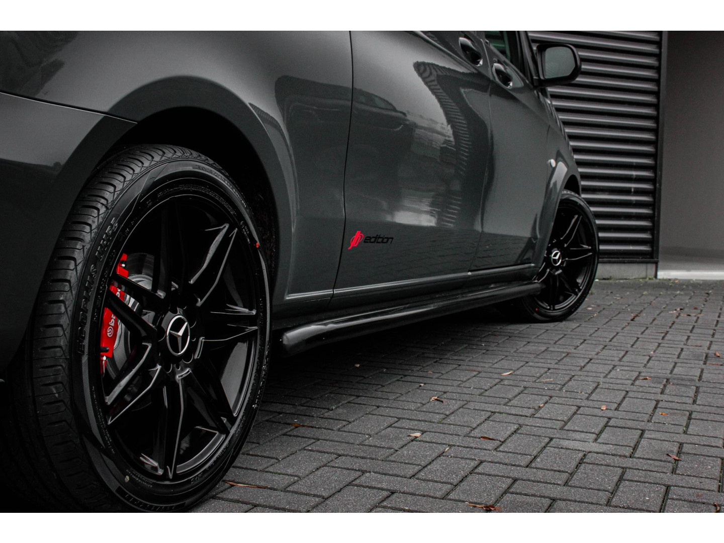 Mercedes-Benz Mercedes-Benz