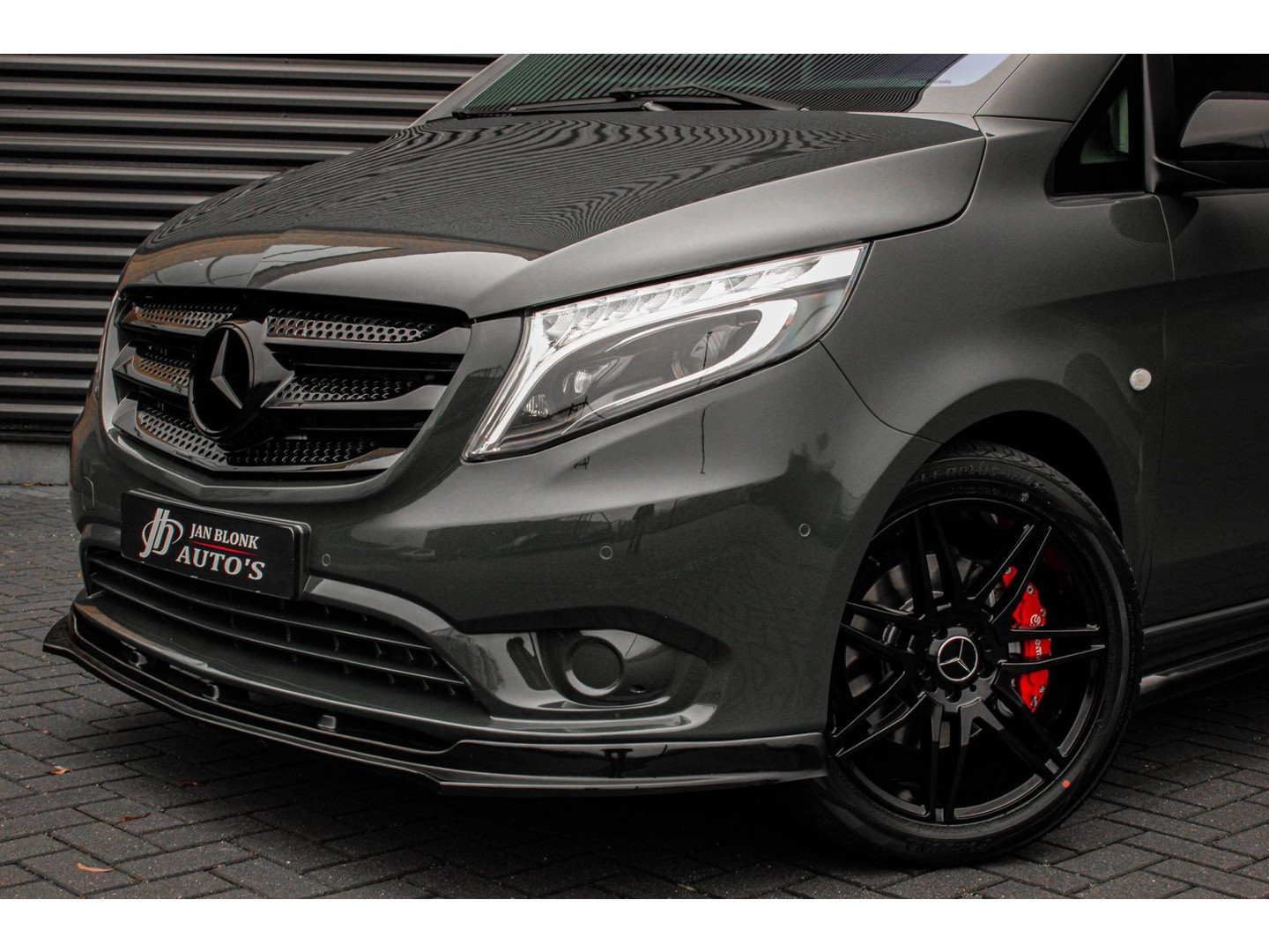 Mercedes-Benz Mercedes-Benz