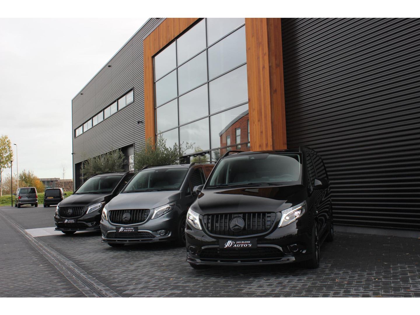 Mercedes-Benz Mercedes-Benz