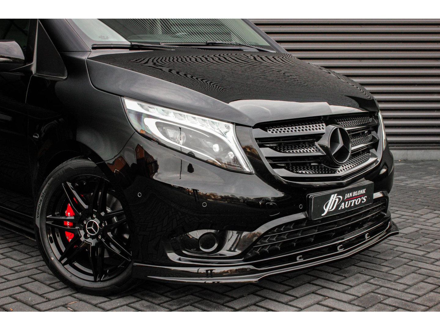 Mercedes-Benz Mercedes-Benz