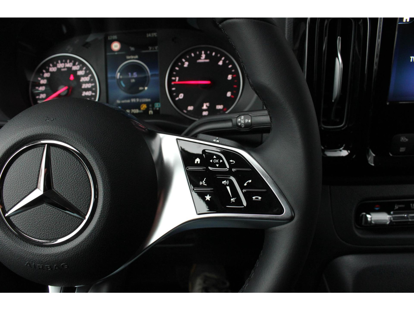 Mercedes-Benz Mercedes-Benz