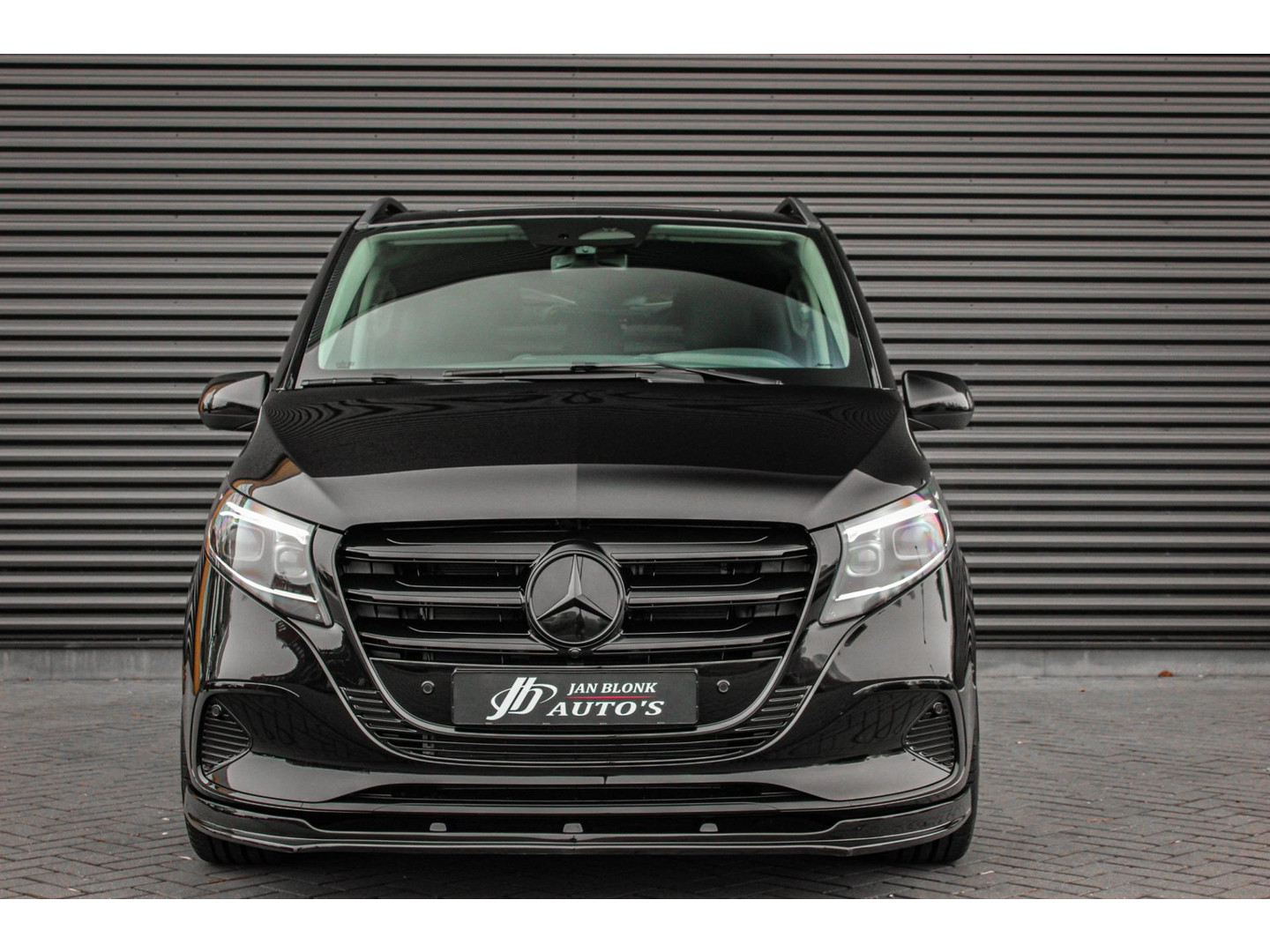 Mercedes-Benz Mercedes-Benz