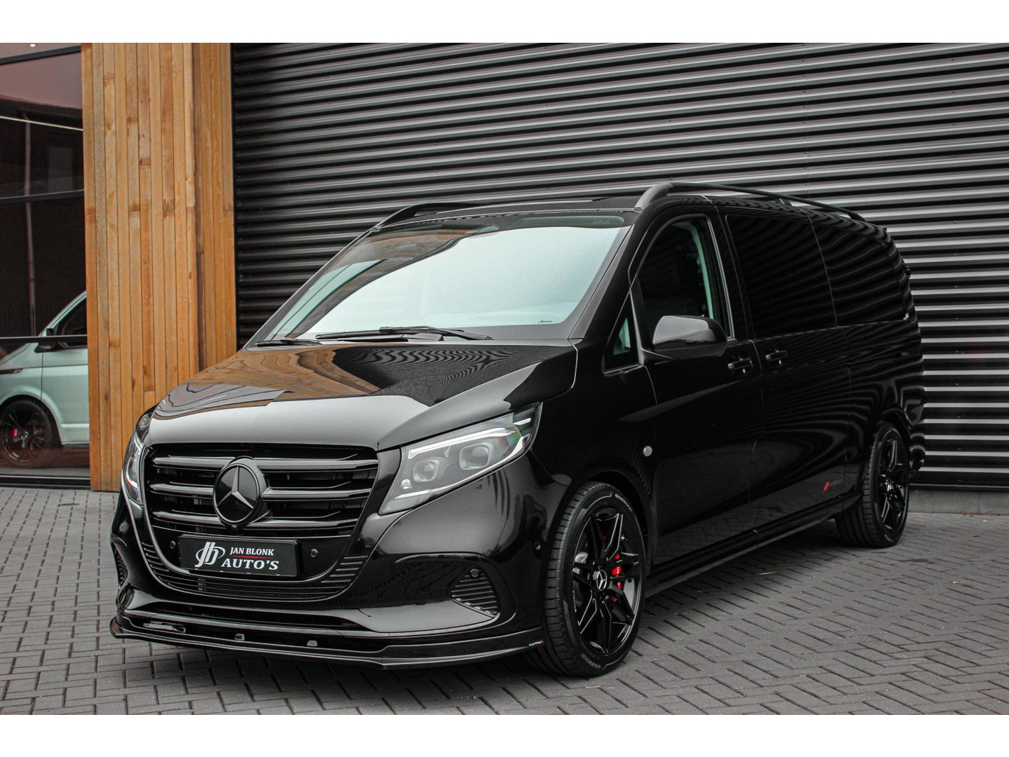 Mercedes-Benz Mercedes-Benz
