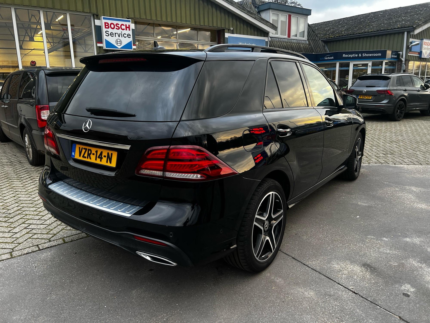 Mercedes-Benz Mercedes-Benz