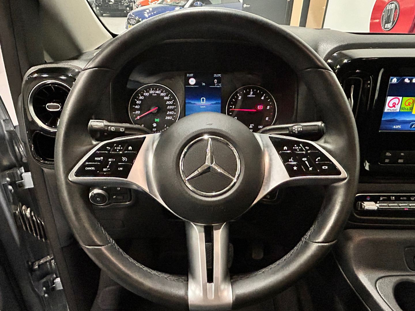 Mercedes-Benz Mercedes-Benz