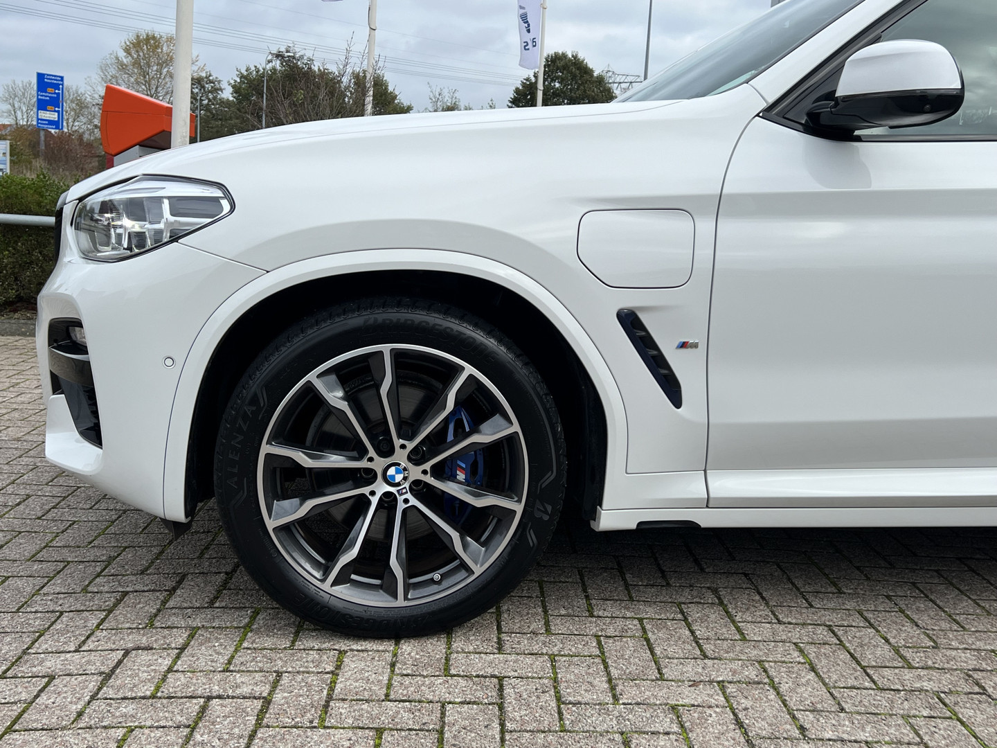 BMW BMW