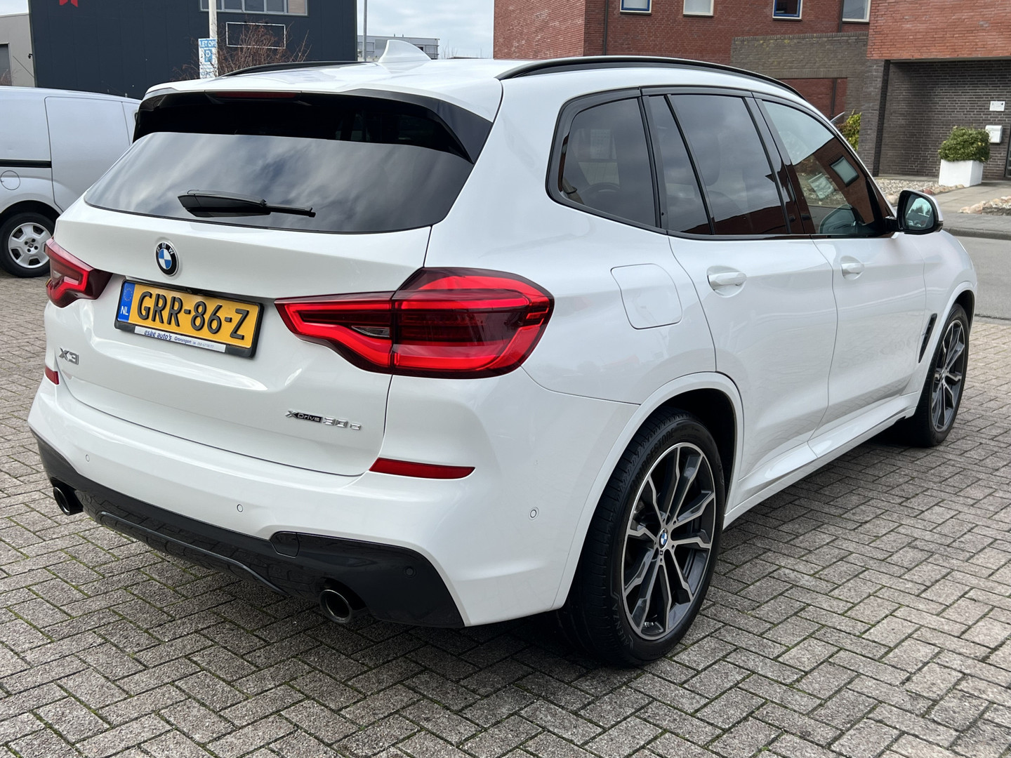 BMW BMW