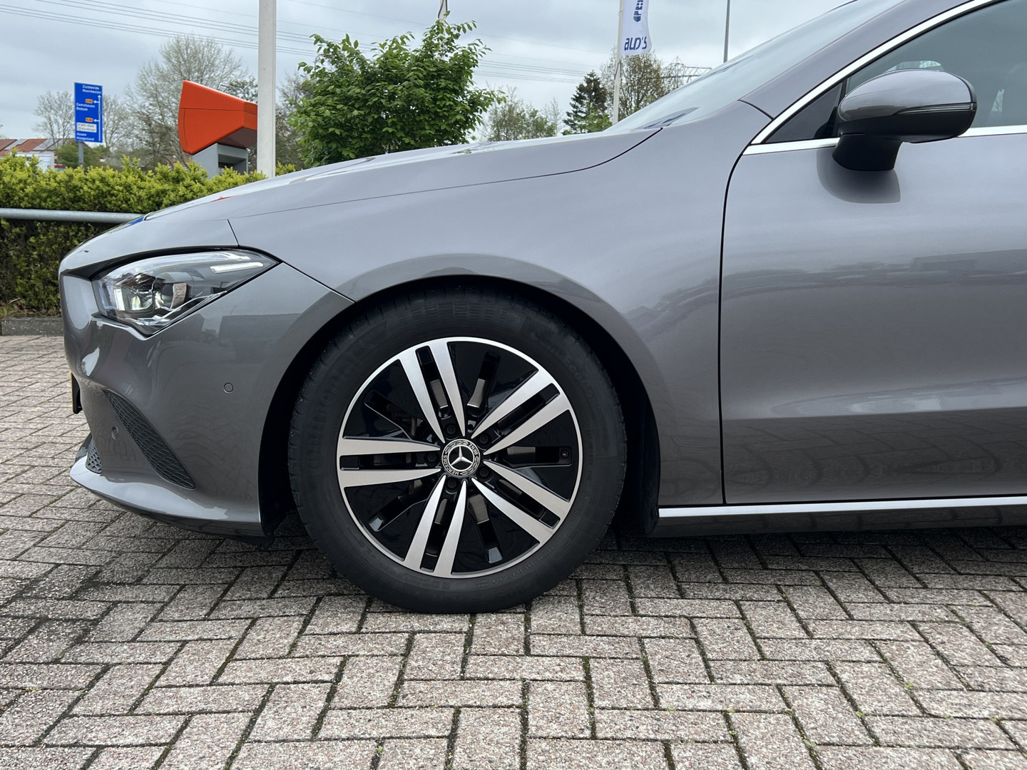 Mercedes-Benz Mercedes-Benz