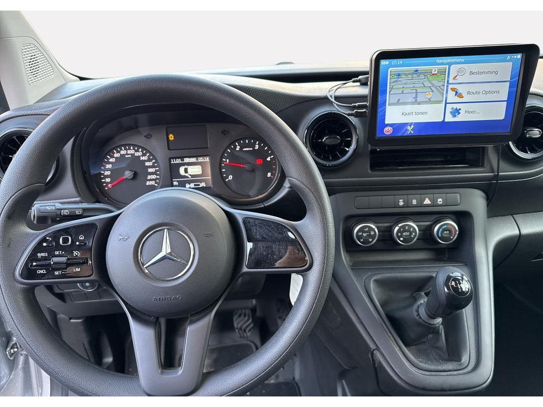 Mercedes-Benz Mercedes-Benz
