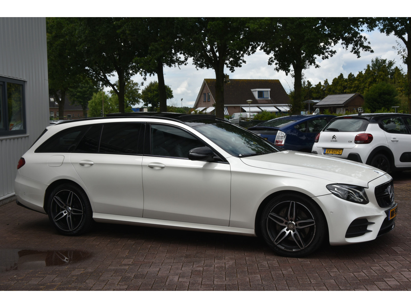 Mercedes-Benz Mercedes-Benz