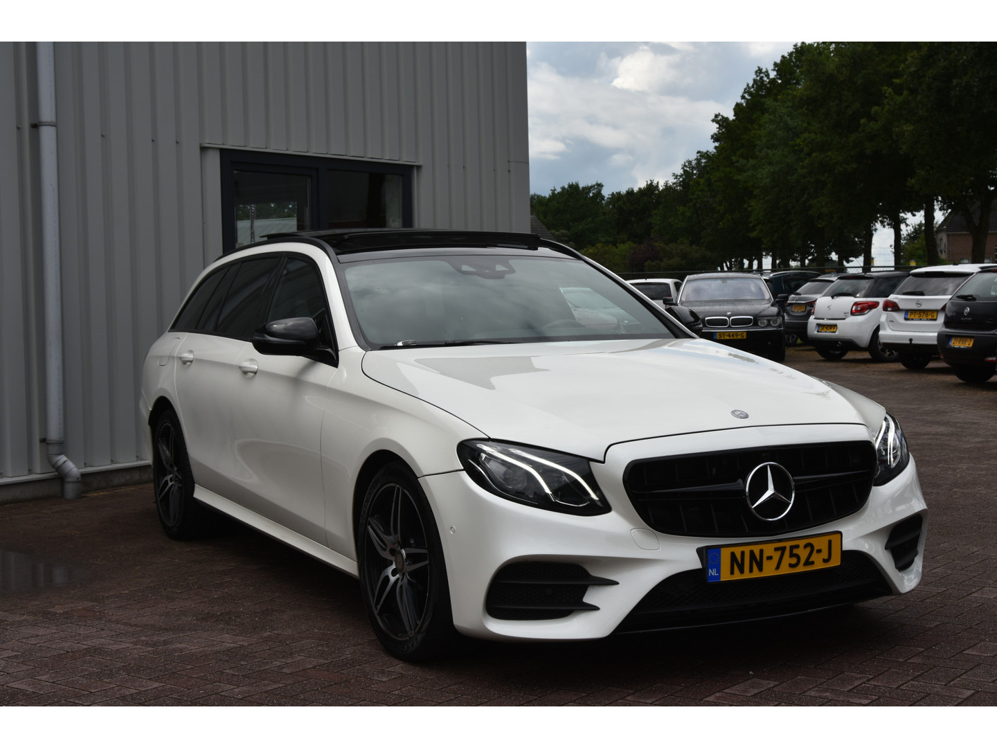 Mercedes-Benz Mercedes-Benz