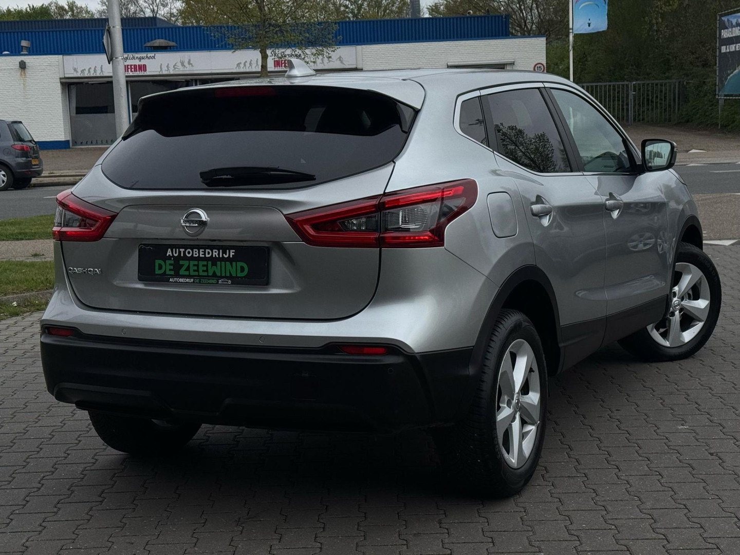 Nissan Nissan