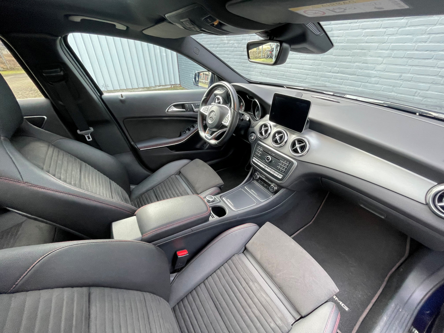 Mercedes-Benz Mercedes-Benz