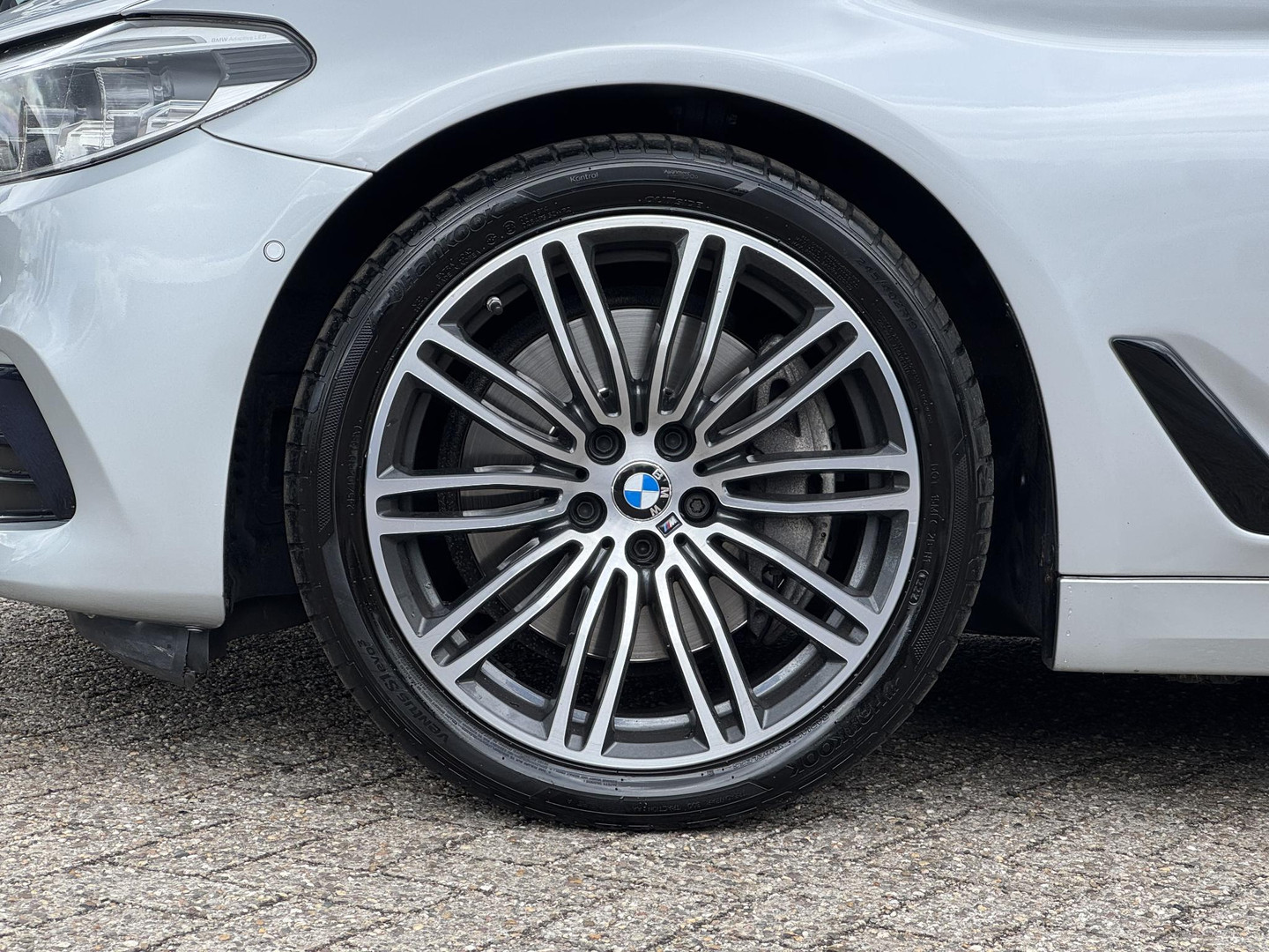 BMW BMW