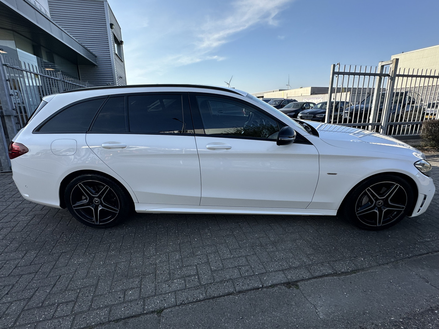 Mercedes-Benz Mercedes-Benz