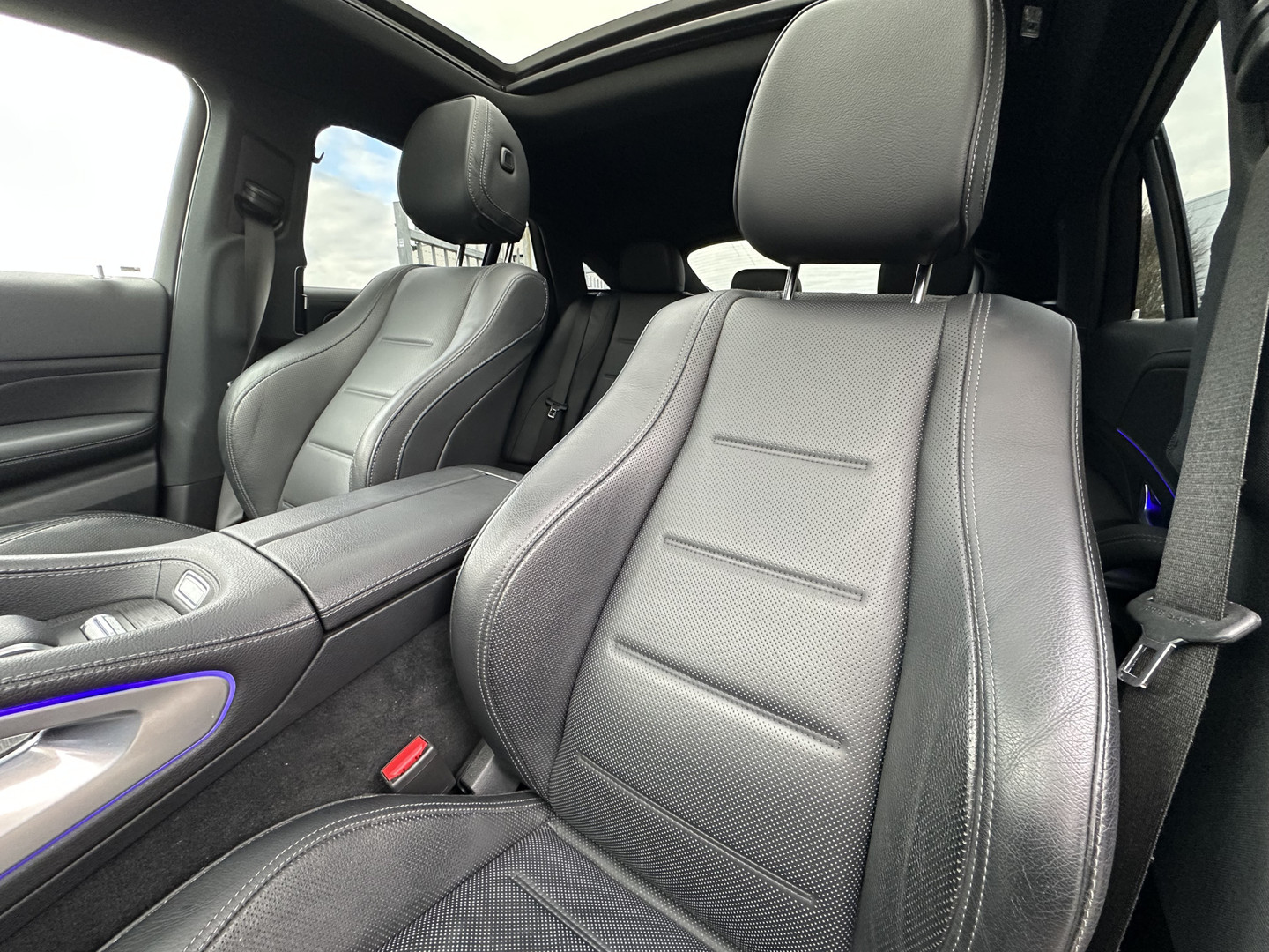 Mercedes-Benz Mercedes-Benz