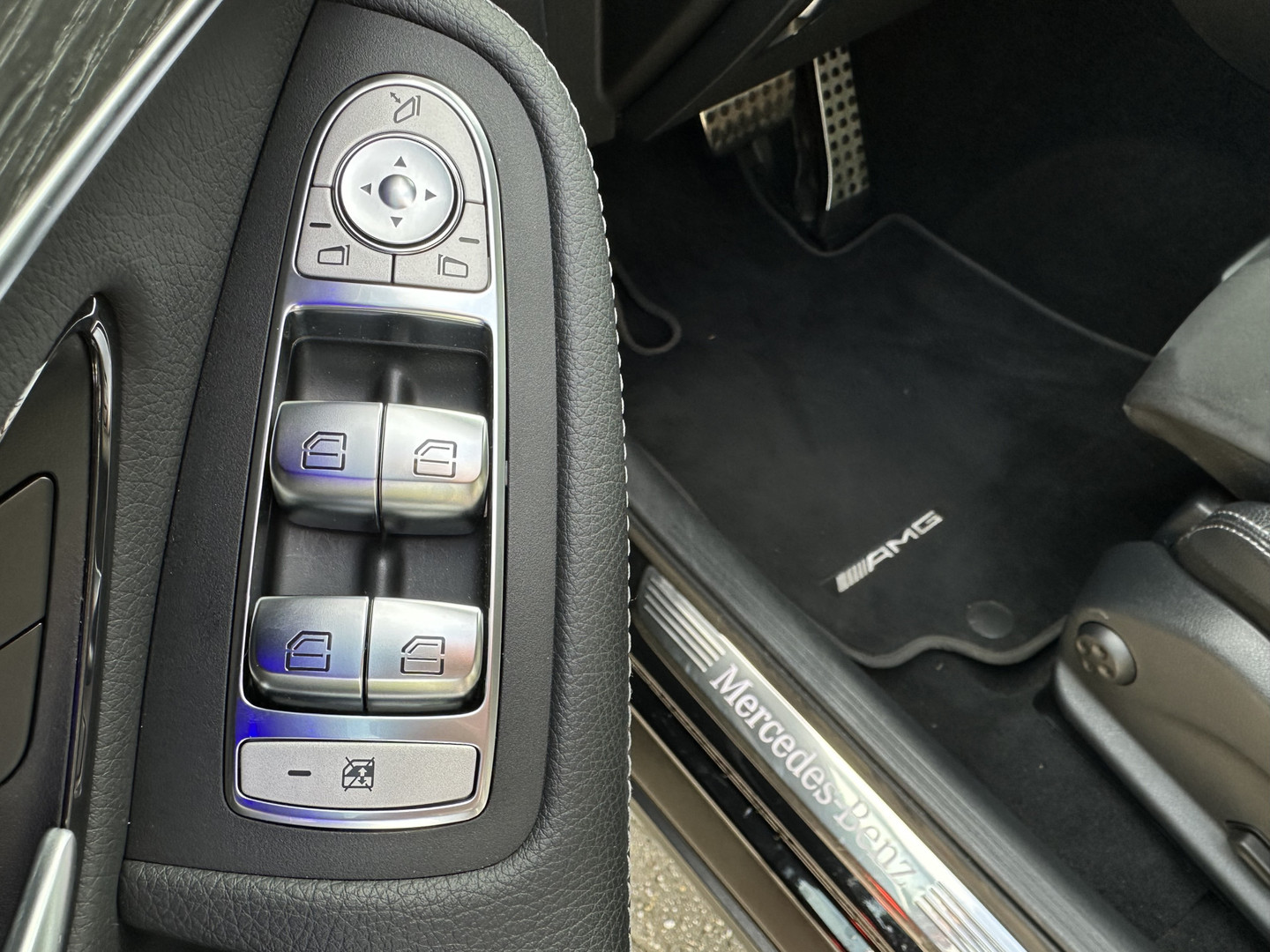 Mercedes-Benz Mercedes-Benz