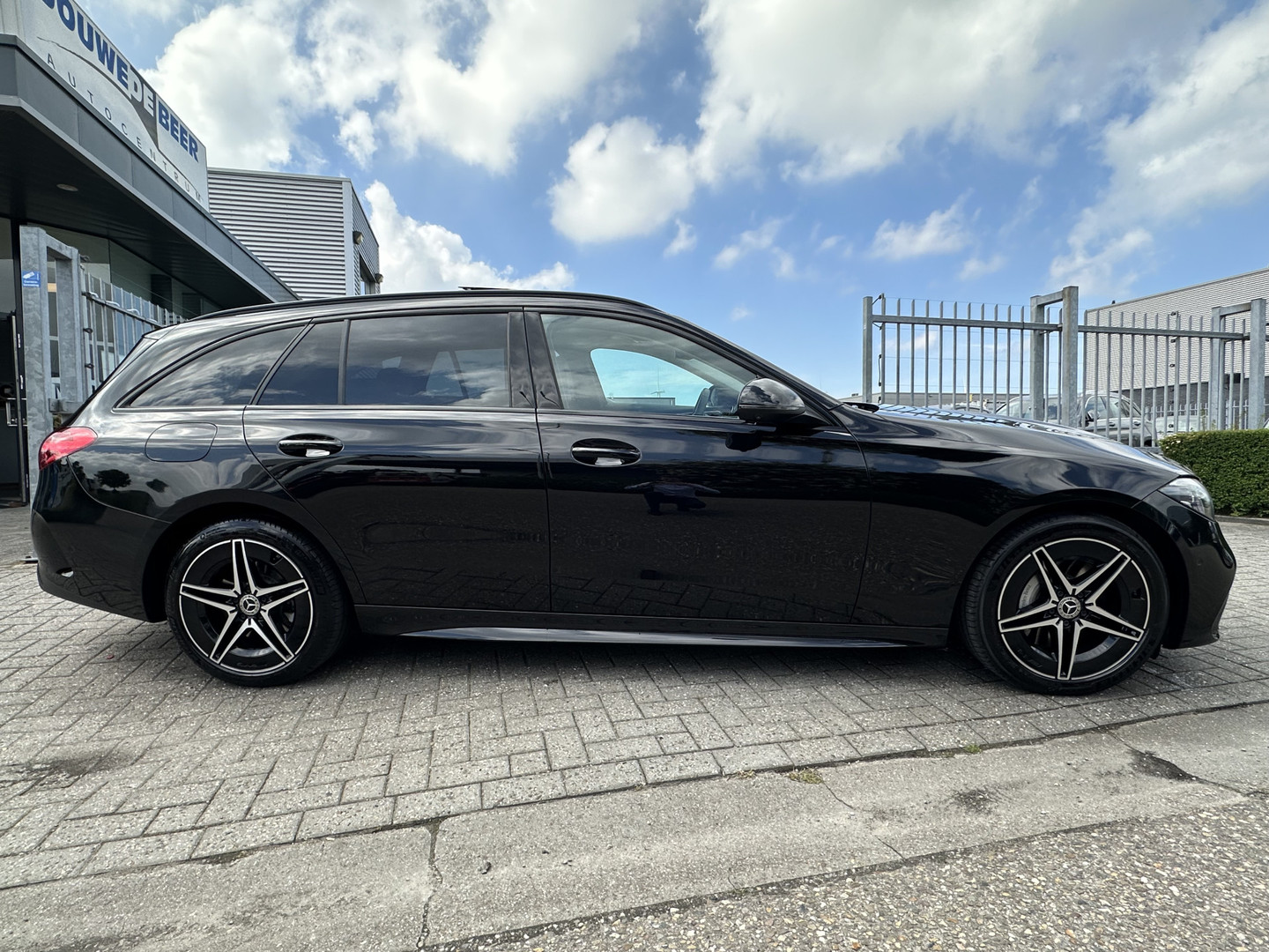 Mercedes-Benz Mercedes-Benz