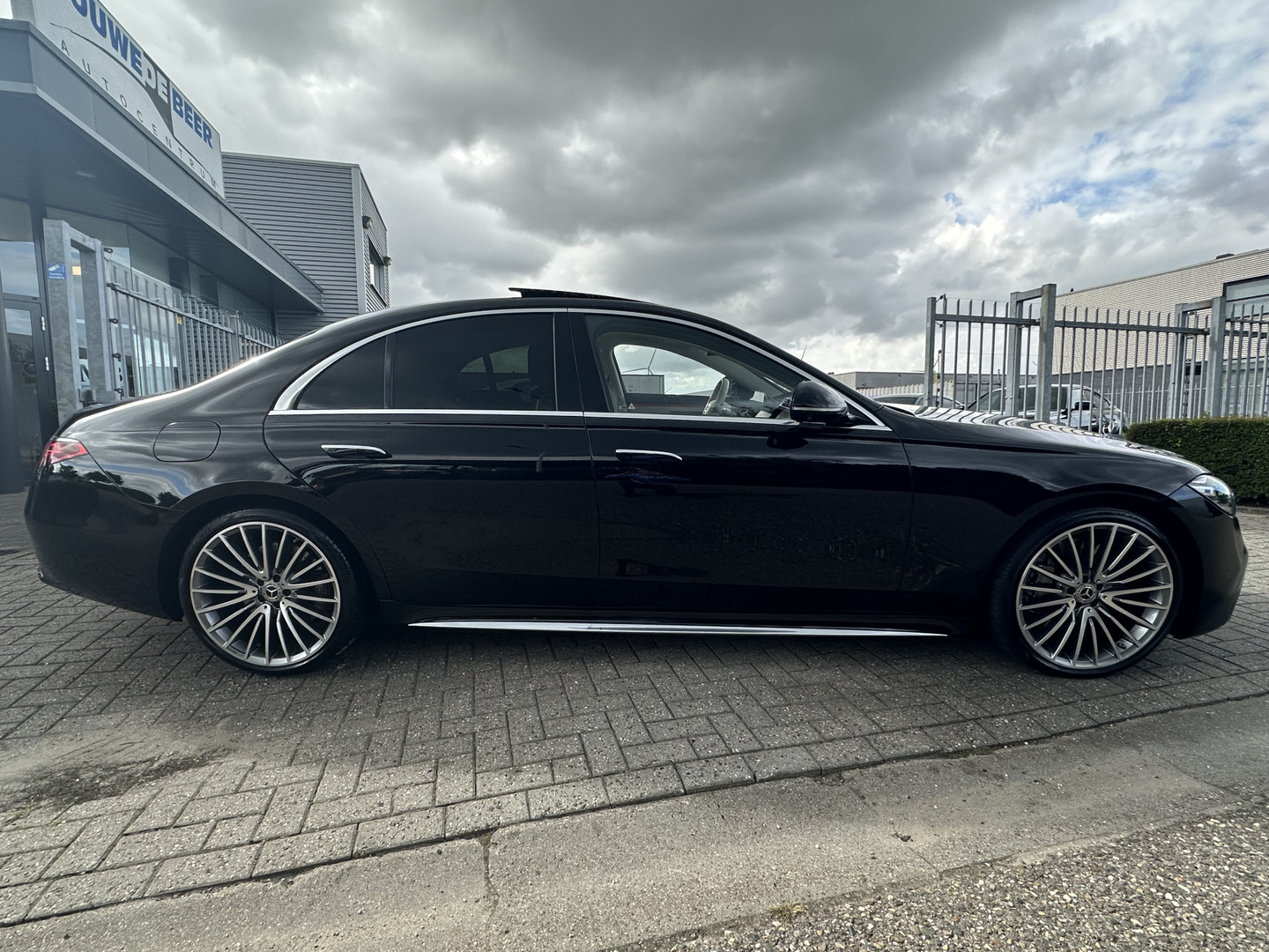 Mercedes-Benz Mercedes-Benz