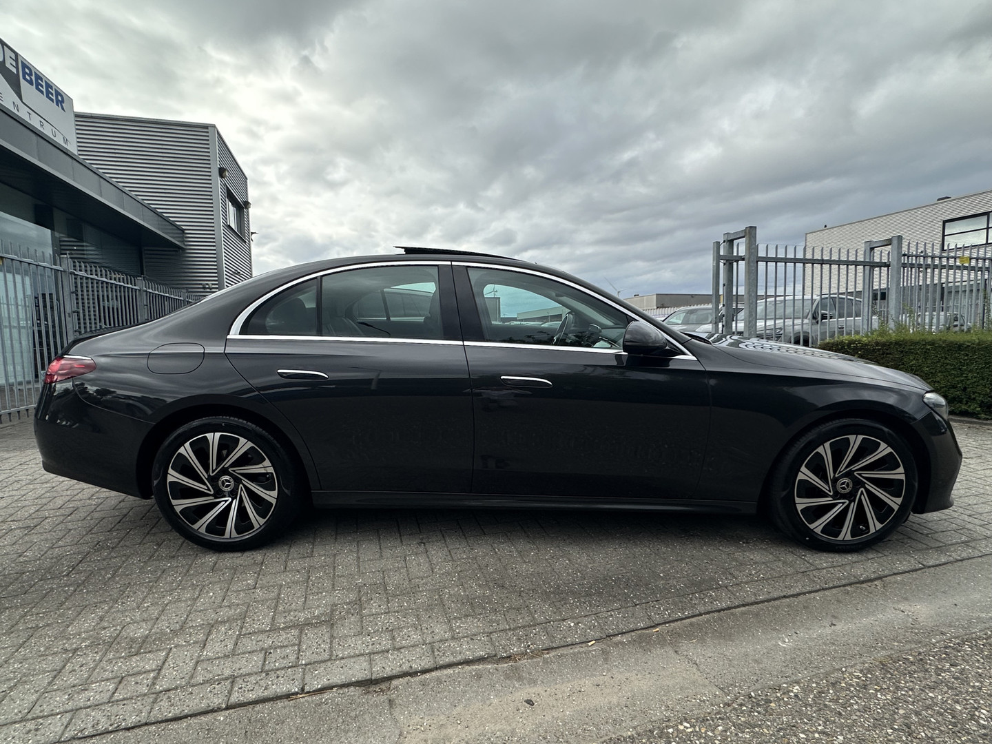 Mercedes-Benz Mercedes-Benz